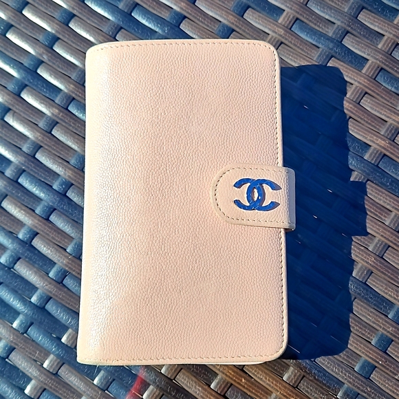 CHANEL Handbags - CHANEL Pink Caviar Leather Bifold Wallet Silver CC Zip
